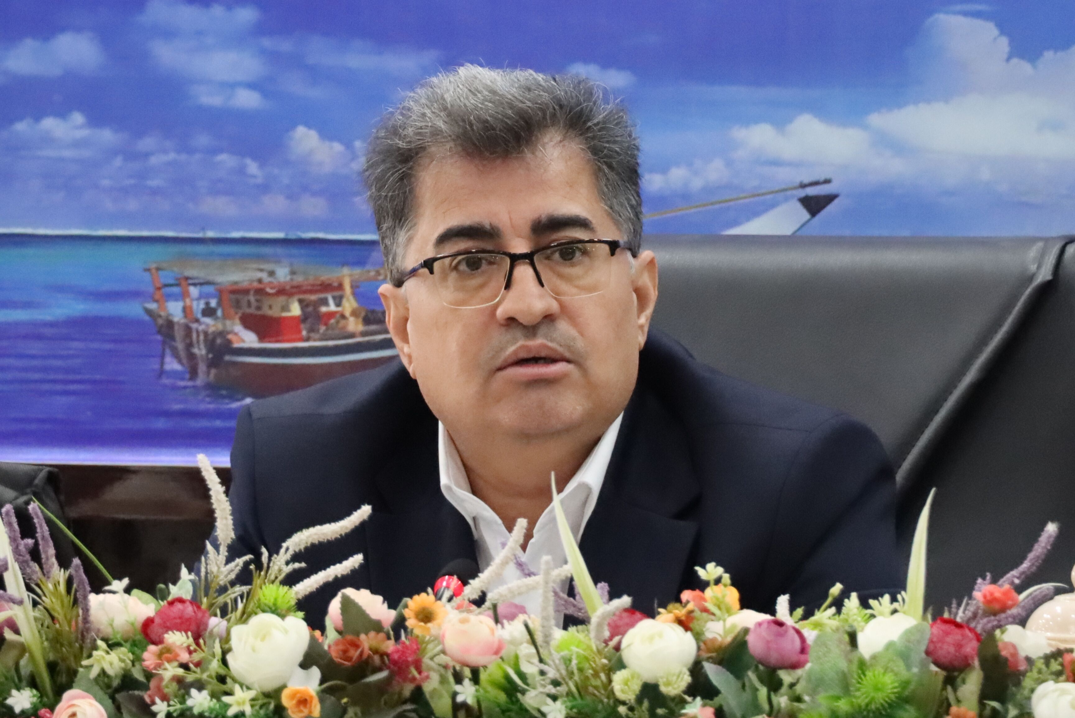 تکریم معلم در جامعه باید همگانی شود
