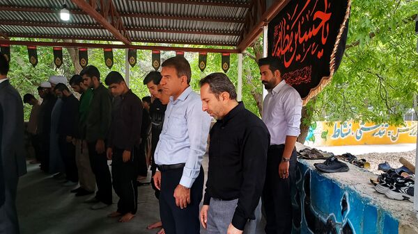 اقامه نماز دانش‌آموزی با حضور ۱۲۰ دانش‌آموز پسر در اردوگاه شهید بهشتی یاسوج