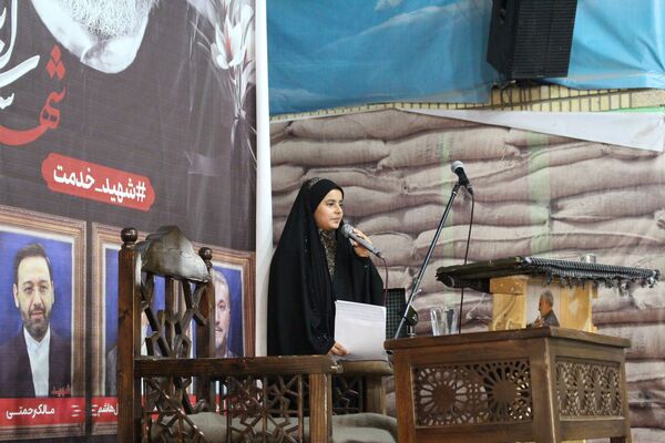 محفل دانش‌آموزان استان اصفهان در سوگ رحلت امام خمینی(ره) و شهدای خدمت