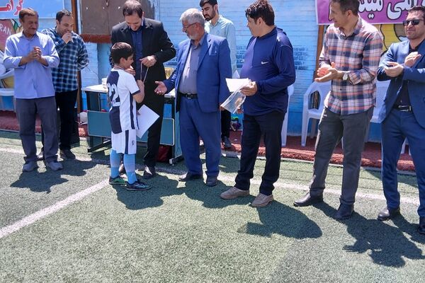 مسابقات مینی فوتبال دانش‌آموزان دوره اول ودوم ابتدایی در بهارستان‌۲