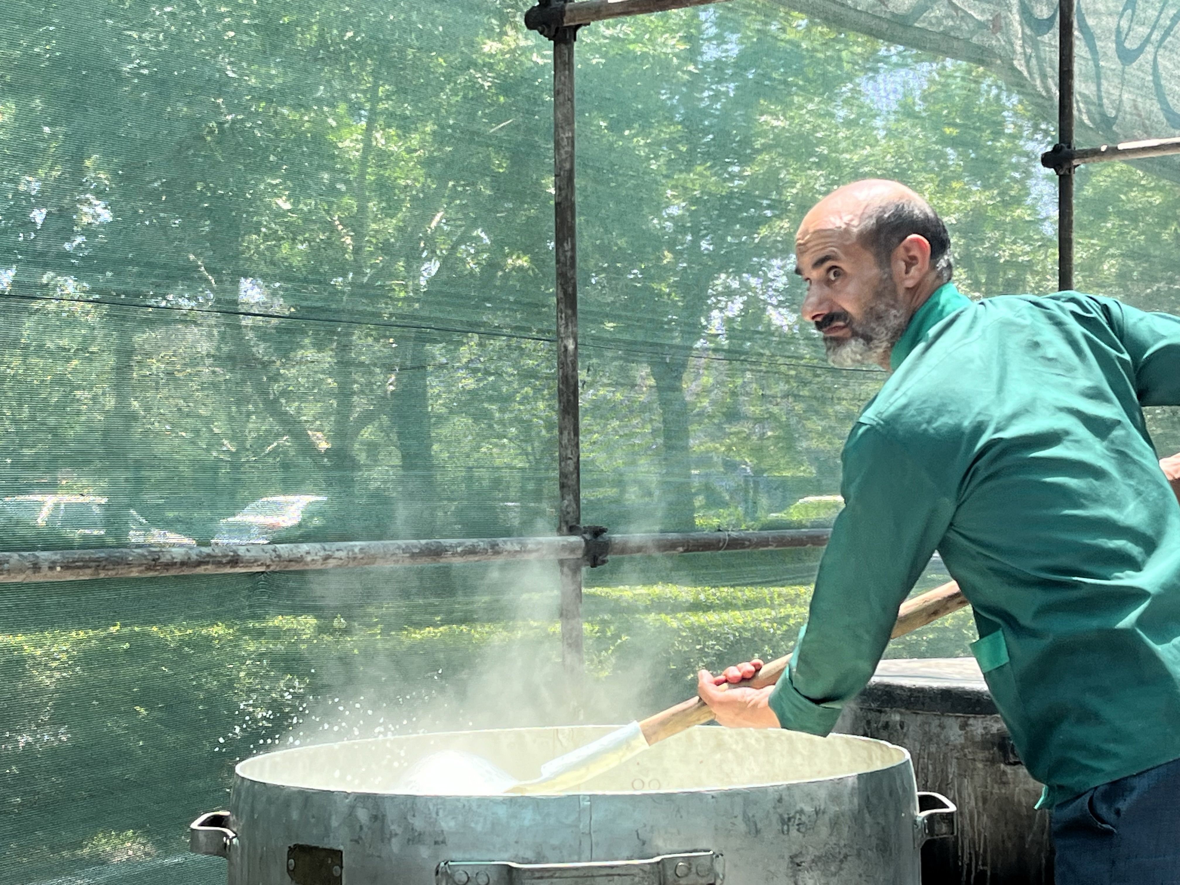 سفره غذای ۴۰ هزار نفری عید غدیر در مشهد برپا شد