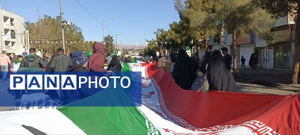 حضور پرشور مردم در راهپیمایی ۲۲ بهمن بیرجند