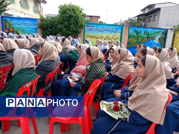 حضور نیروهای انتظامی در دبیرستان نجم قائمشهر