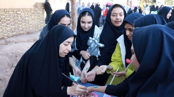  راهپیمایی یوم الله ۱۳ آبان در میبد