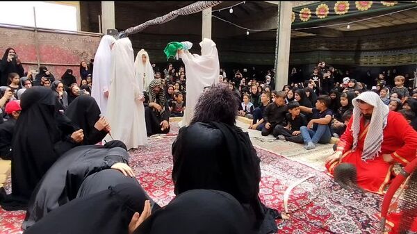 همایش شیرخوارگان حسینی با حضور خیل عظیمی از عزاداران در فاروج 