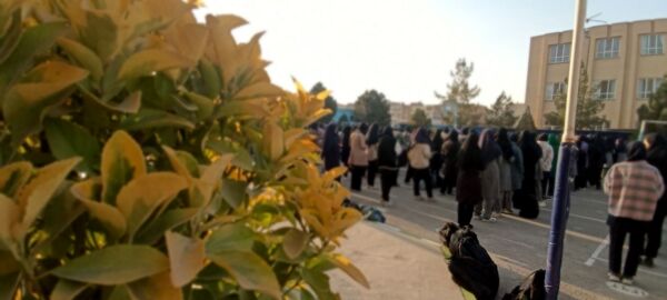 گذری برصبح‌گاه دبیرستان وکیلی ۹