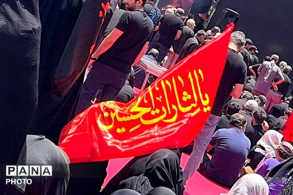 سوگواری عاشورایی در فلکه دوم تهرانپارس