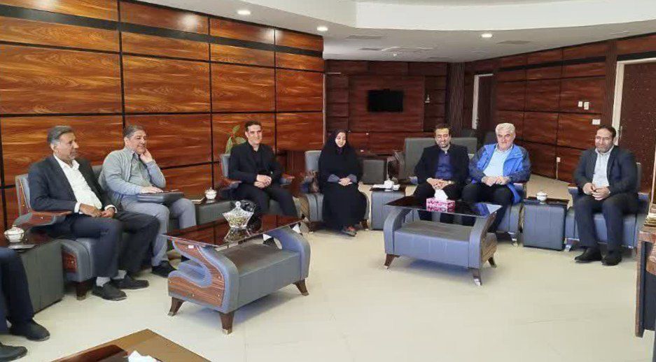  توسعه گلخانه و نیروگاه خورشیدی در اولویت پیگیری است