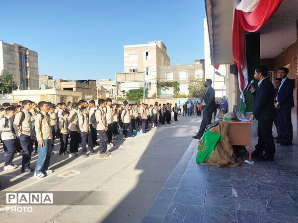 زنگ ایثار و شهادت همزمان با شروع شدن سال تحصیلی در دبیرستان پسرانه ابوریحان بیرونی