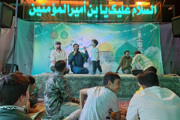 حال و هوای کافه شهدا در شب میلاد نبی اکرم(ص) و امام جعفر صادق (ع)