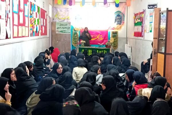 جشن نیمه شعبان در دبیرستان حاج محمود رضوی ناحیه ۴ شیراز