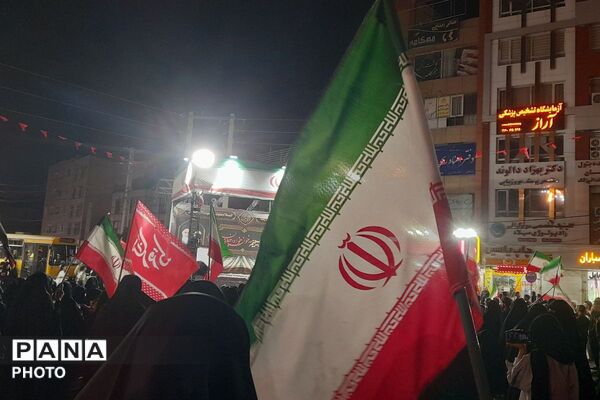 اجتماع باشکوه عظیم مردم غیور شهر قدس در میدان امام خامنه‌ای 