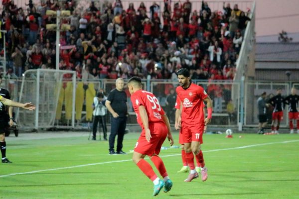 بازی بدون گل تراکتور و فجر سپاسی