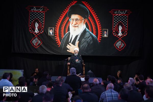  مراسم دهه سوم محرم و بزرگداشت «رهبر شهید» در ابرکوه