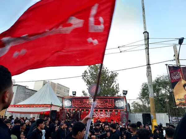 عشاق دلسوخته سیدالشهدا شام غریبان را با آتش زدن خیمه‌‌ها به پایان رساندند