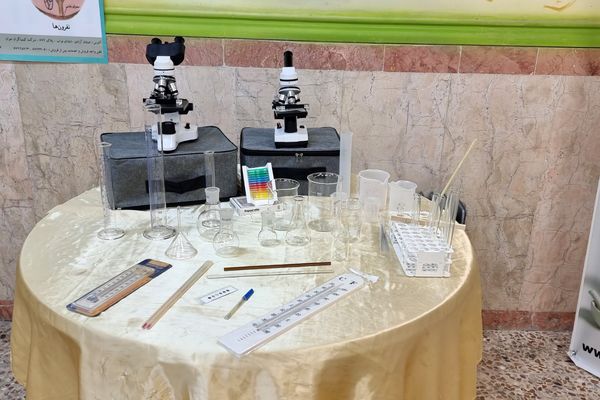 برپایی نمایشگاه صنایع آموزشی و فناوری‌های نوین در دبستان علوی 