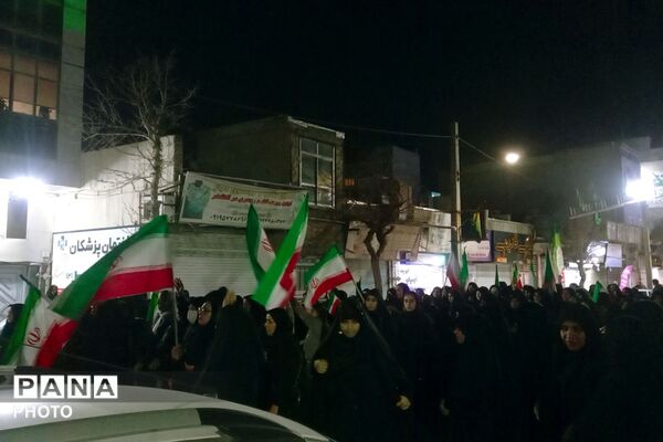 گردهمایی پرشور مردم وفادار و انقلابی چهاردانگه در دفاع از میهن و آرمان های انقلاب