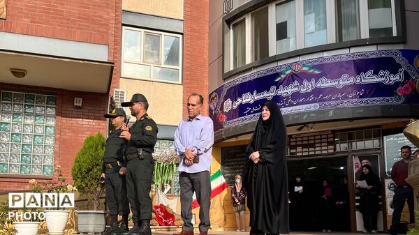 برپایی مراسم هفته نیروی انتظامی در دبیرستان شهید تیمسار فلاحی ناحیه 1 کرج 