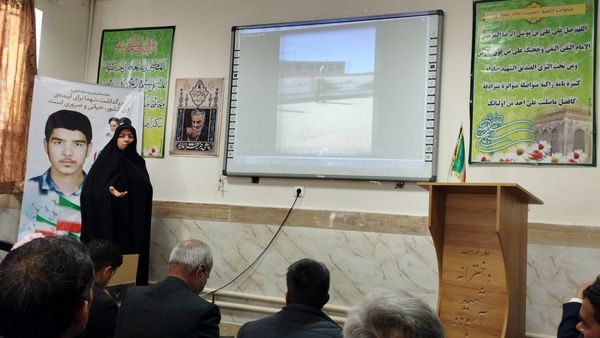 جلسه انجمن اولیان و مربیان در دبیرستان شهید محمد آسوده شهرستان خلیل آباد