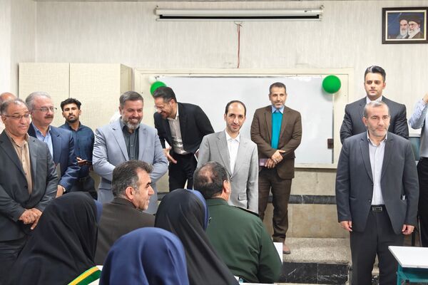 نواختن زنگ مهر و ایثار در دبیرستان عصمتیه کرمانشاه 