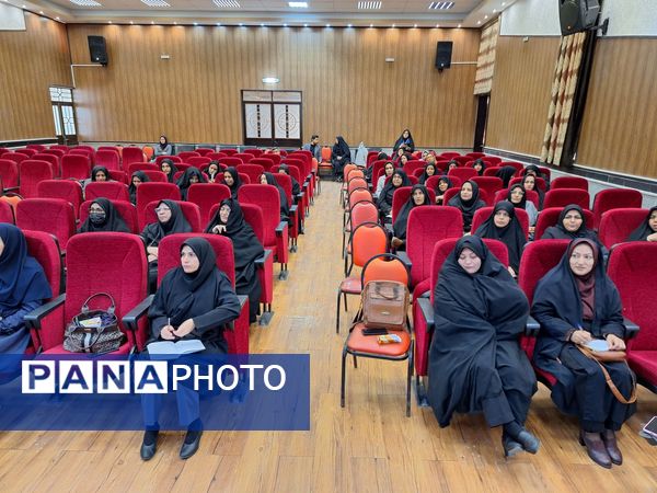 کارگاه آموزشی و توجیهی مربیان پیشتاز تربت حیدریه 