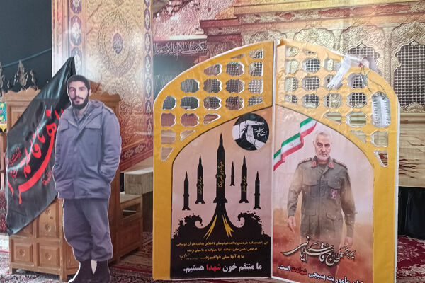 استقبال بی‌نظیر دانش‌آموزان و فرهنگیان شهرستان آباده از شهید گمنام