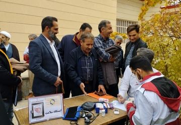 اجرای طرح هر محله یک خادم هلال در تویسرکان