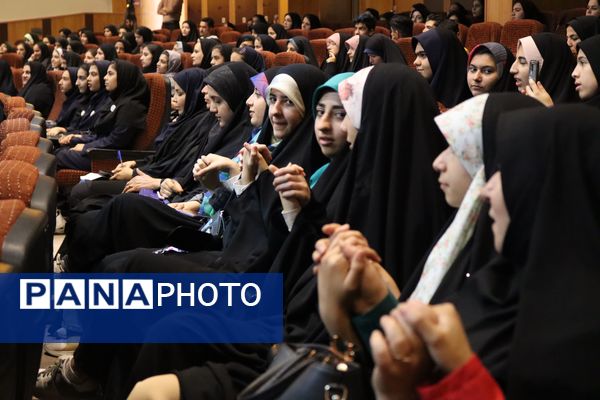 اختتامیه لیگ دانش‌آموزی جت در شهرکرد با حضور منتخبان تیم‌های برتر مناطق آموزشی