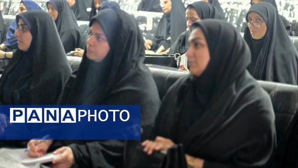 کارگاه مقاله‌نویسی آموزش‌دهندگان سوادآموزی در قائمشهر