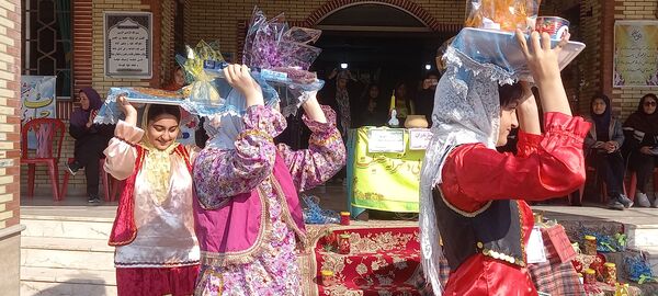 برگزاری جشن مازندران در دبیرستان فضیلت شهرستان قائمشهر