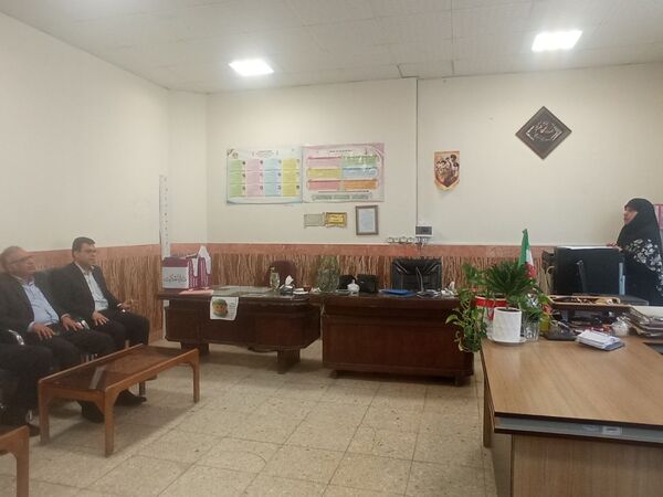 بازدید مدیر اداره ناحیه یک از دبیرستان گلشن آزادی