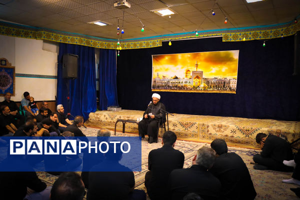 مراسم عزاداری ظهر شهادت امام رضا(ع) در مدرسه رویش کاشان