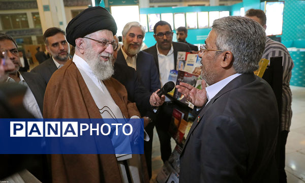 بازدید رهبر معظم انقلاب اسلامی از سی‌وپنجمین نمایشگاه کتاب تهران