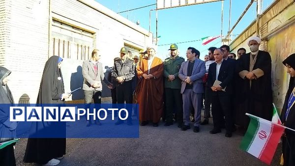 نواختن زنگ انقلاب به‌مناسبت دهه فجر در راز و جرگلان