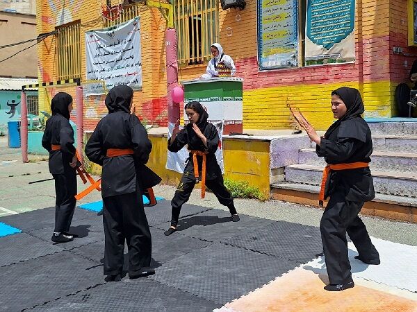 برگزاری المپیاد ورزشی درون مدرسه‌ای در دبیرستان سیزده آبان ناحیه یک کرج