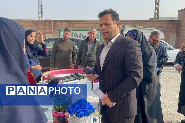 مدرسه فرزانگان ملارد میزبان نمایشگاه دستاوردهای علمی دانش‌آموزان