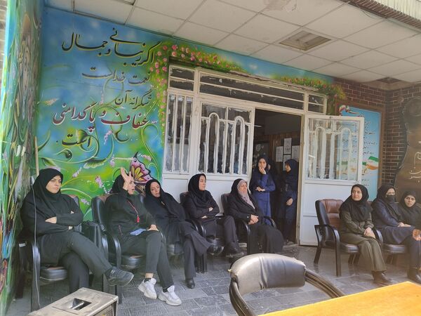 گرامیداشت هفته سلامت‌روان در دبیرستان میرزا جعفر سروقد خراسان رضوی 