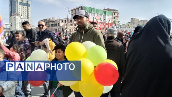 راهپیمایی باشکوه ۲۲ بهمن در مشهد مقدس