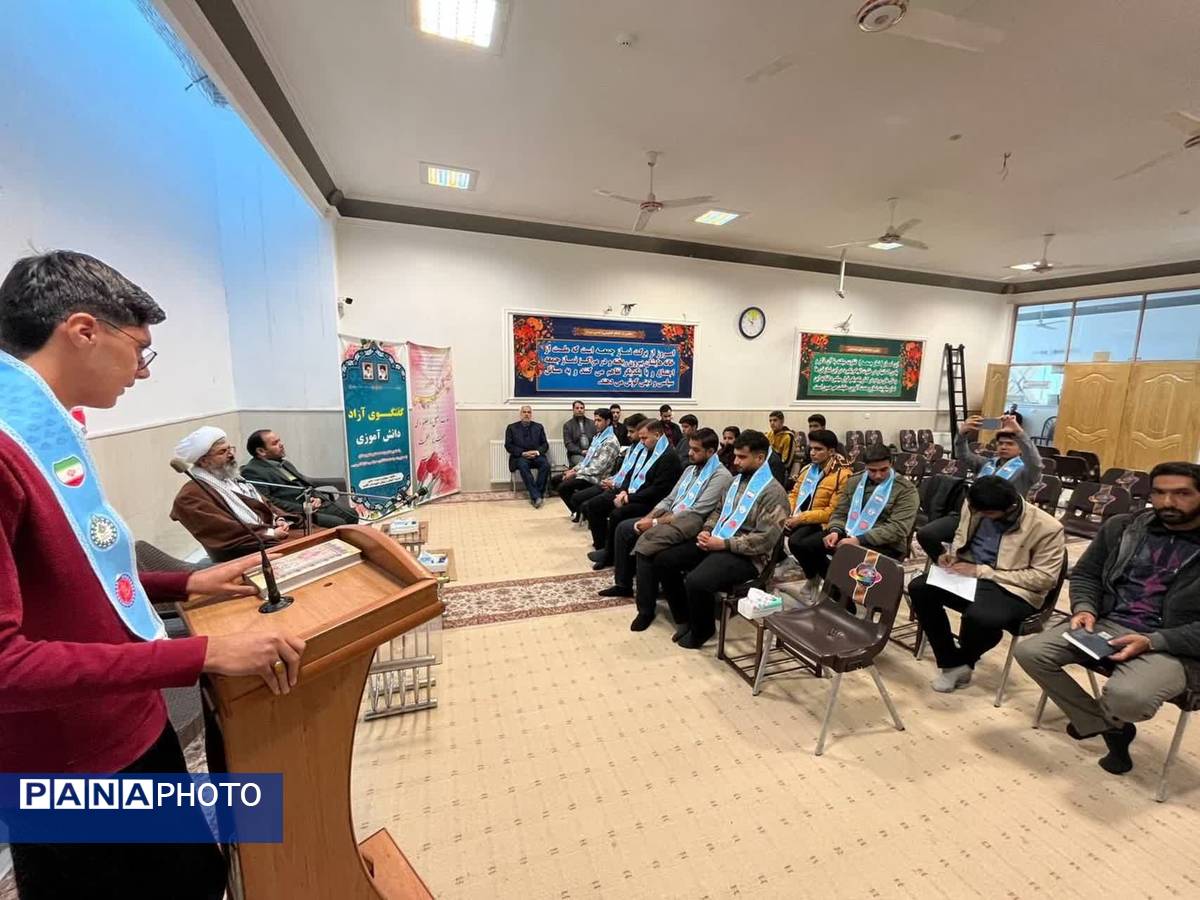 دیدار نمایندگان تشکل‌های دانش‌آموزی مدارس پسرانه مقطع متوسطه دوم کاشمر با امام جمعه