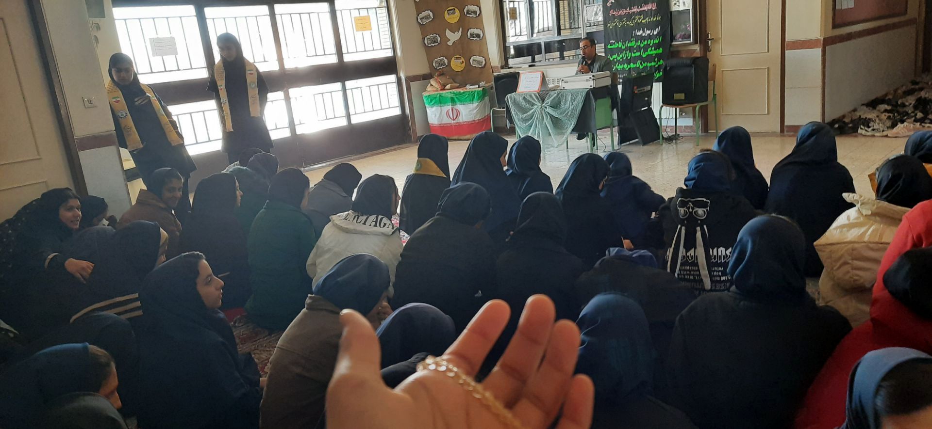 عطر فاطمى در دبیرستان امامت مهدیه