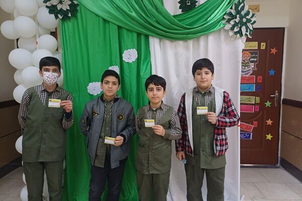پیش‌اجلاسیه نماز در مدارس فیروزکوه با تجلیل از فعالان دینی
