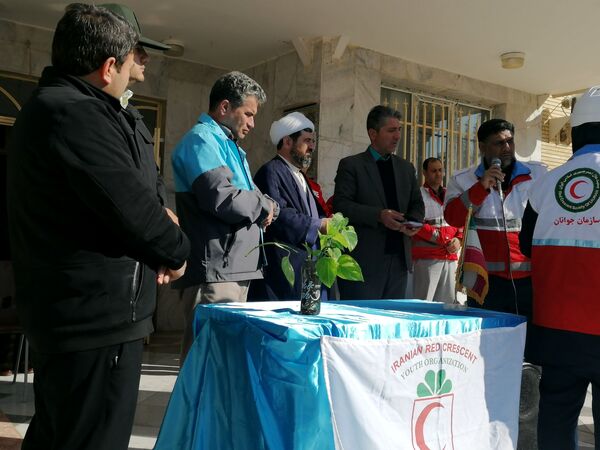 نواختن زنگ زلزله در دبیرستان کوشش شهرستان فاروج 