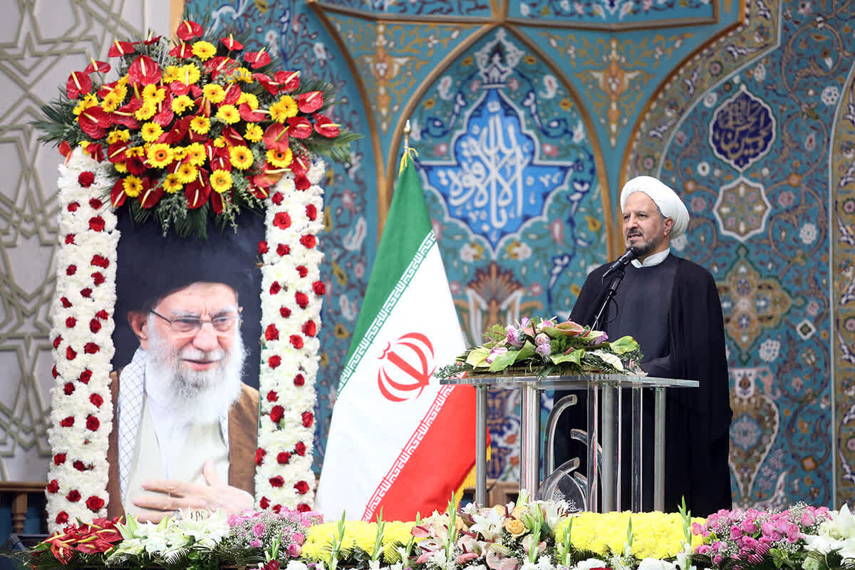 یاد شهدا و رسیدگی به آسیب دیدگان جنگ از برنامه‌های دهه کرامت امسال است