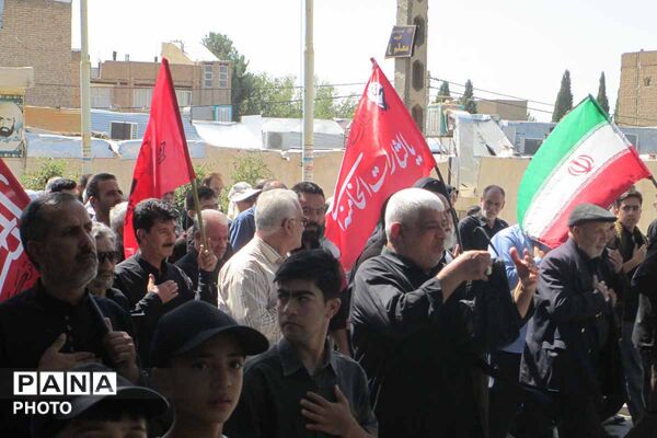 جاماندگان از قافله عشق؛ راهپیمایی اربعین حسینی در اسفراین 