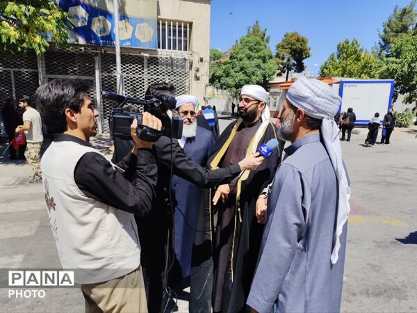 ایران متحد؛ شکوه حضور علمای اهل‌ سنت در بدرقه رهبر شهید