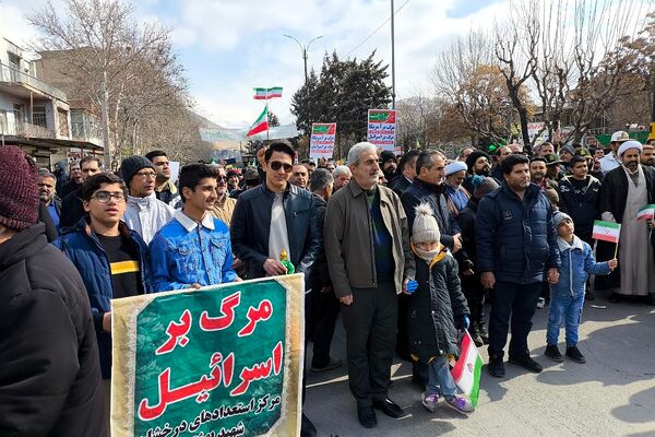 راهپیمایی پرشور ۲۲بهمن در رودهن 
