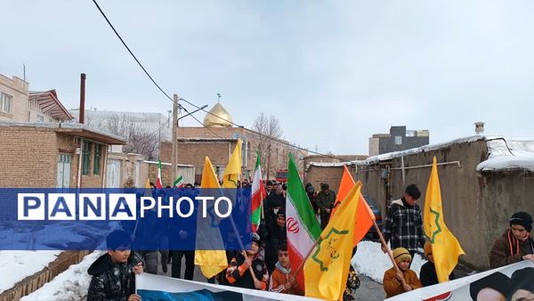 حضور گسترده مردم شهر توره در راهپیمایی۲۲ بهمن، تجلی اتحاد و ایستادگی