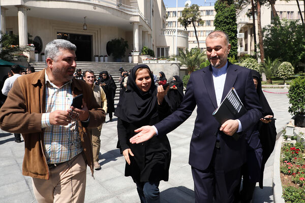 دیپلمات شهید