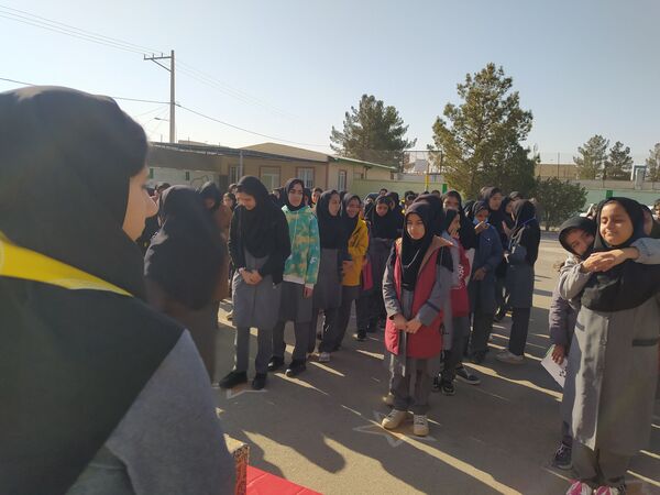 انتخابات شورای دانش آموزی در دبیرستان دخترانه امید 