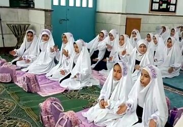 جشن عبادت و بندگی دانش‌آموزان پایه سوم دبستان دخترانه جنت ملارد 